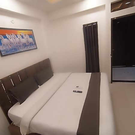 Hotel Kiwi Inn Vijaynagar Scheme 78 Indore Dış mekan fotoğraf
