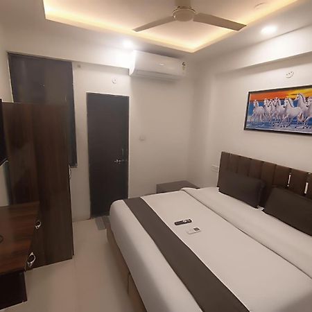 Hotel Kiwi Inn Vijaynagar Scheme 78 Indore Dış mekan fotoğraf