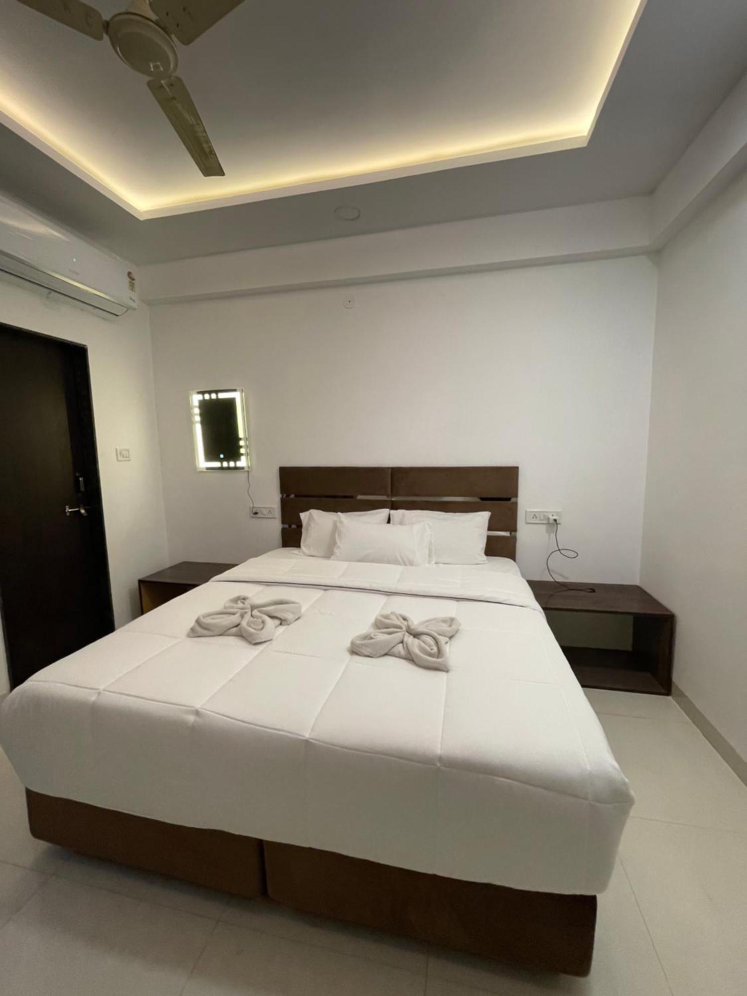 Hotel Kiwi Inn Vijaynagar Scheme 78 Indore Dış mekan fotoğraf