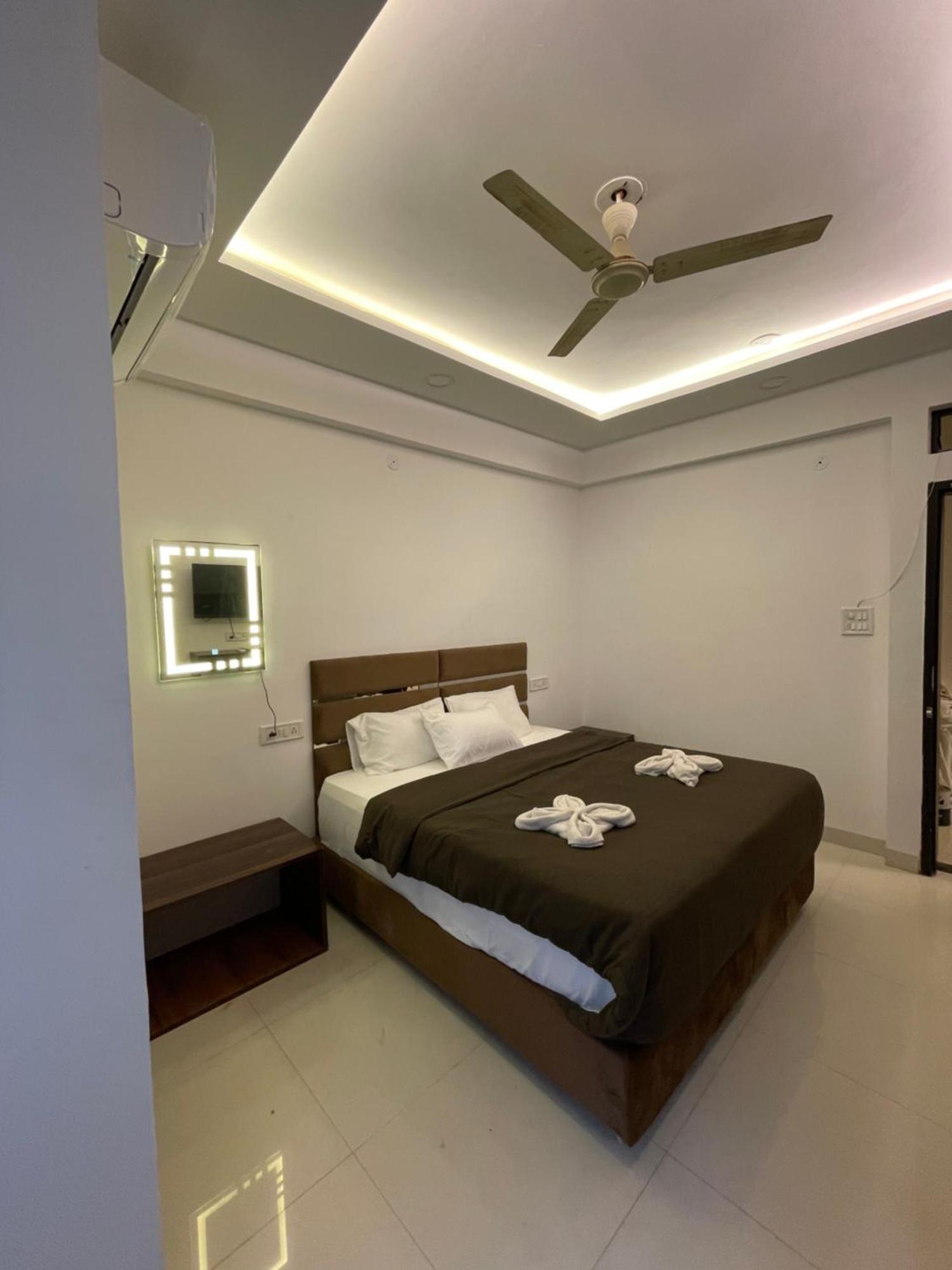 Hotel Kiwi Inn Vijaynagar Scheme 78 Indore Dış mekan fotoğraf