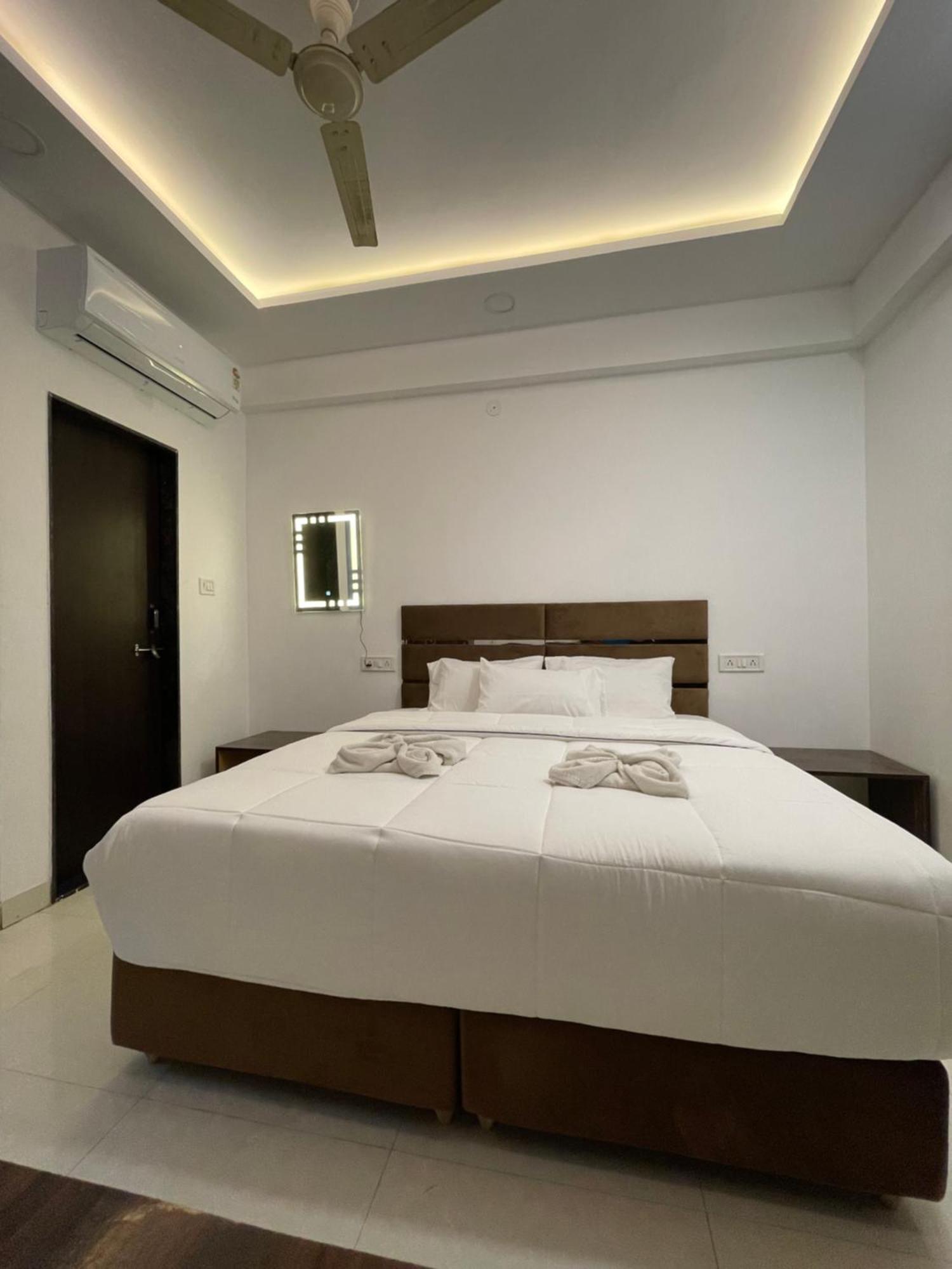 Hotel Kiwi Inn Vijaynagar Scheme 78 Indore Dış mekan fotoğraf