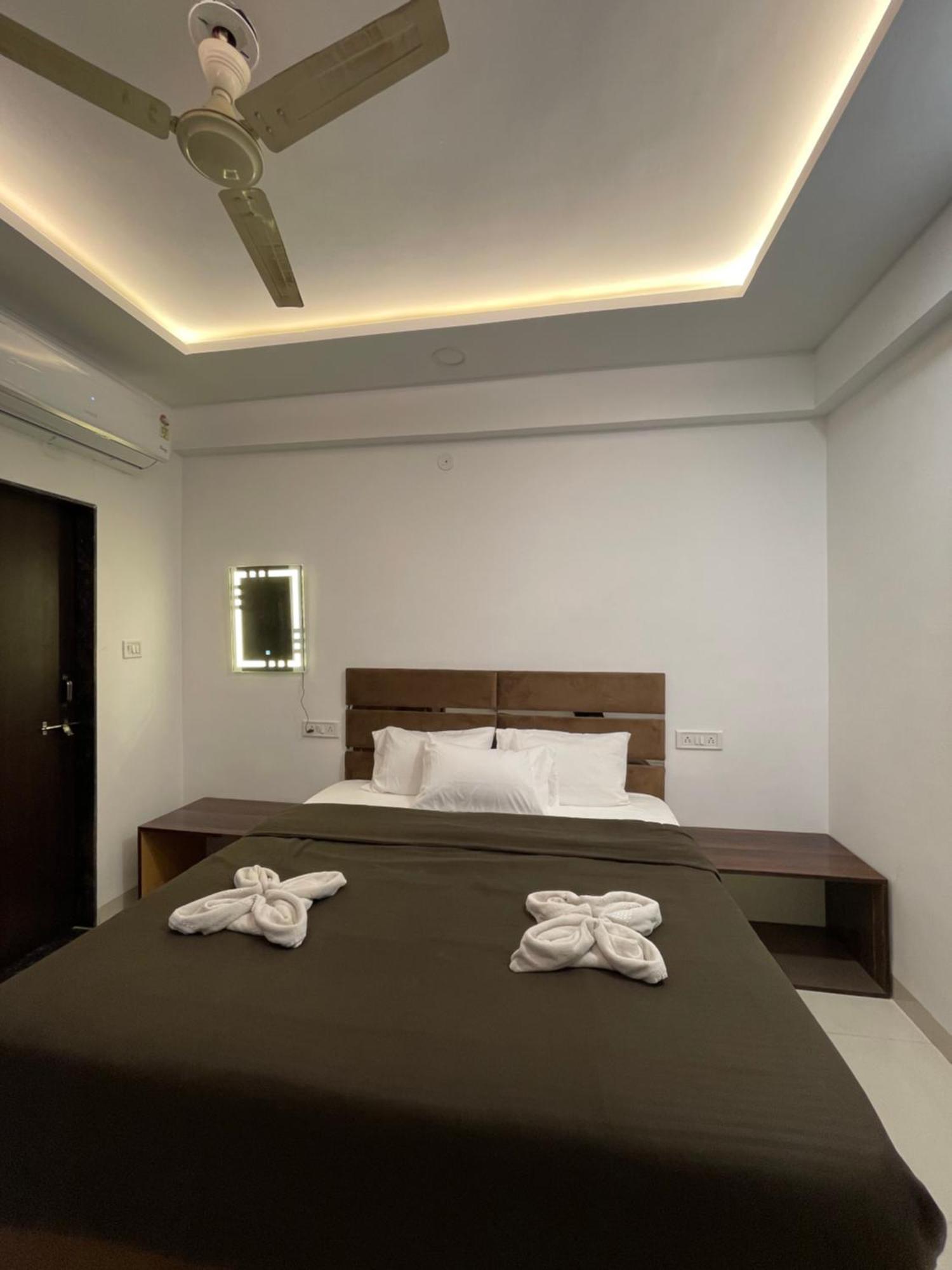 Hotel Kiwi Inn Vijaynagar Scheme 78 Indore Dış mekan fotoğraf