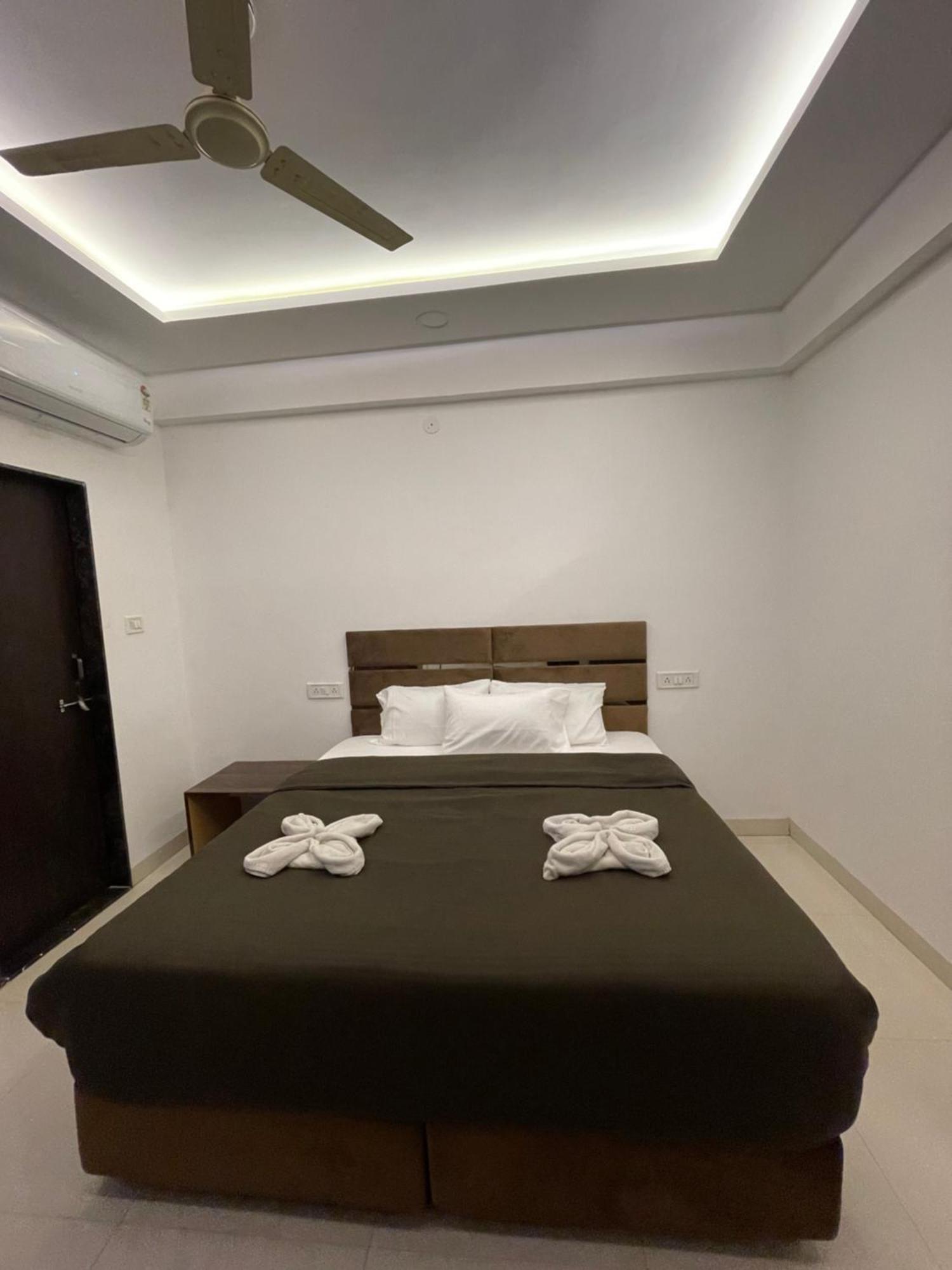 Hotel Kiwi Inn Vijaynagar Scheme 78 Indore Dış mekan fotoğraf