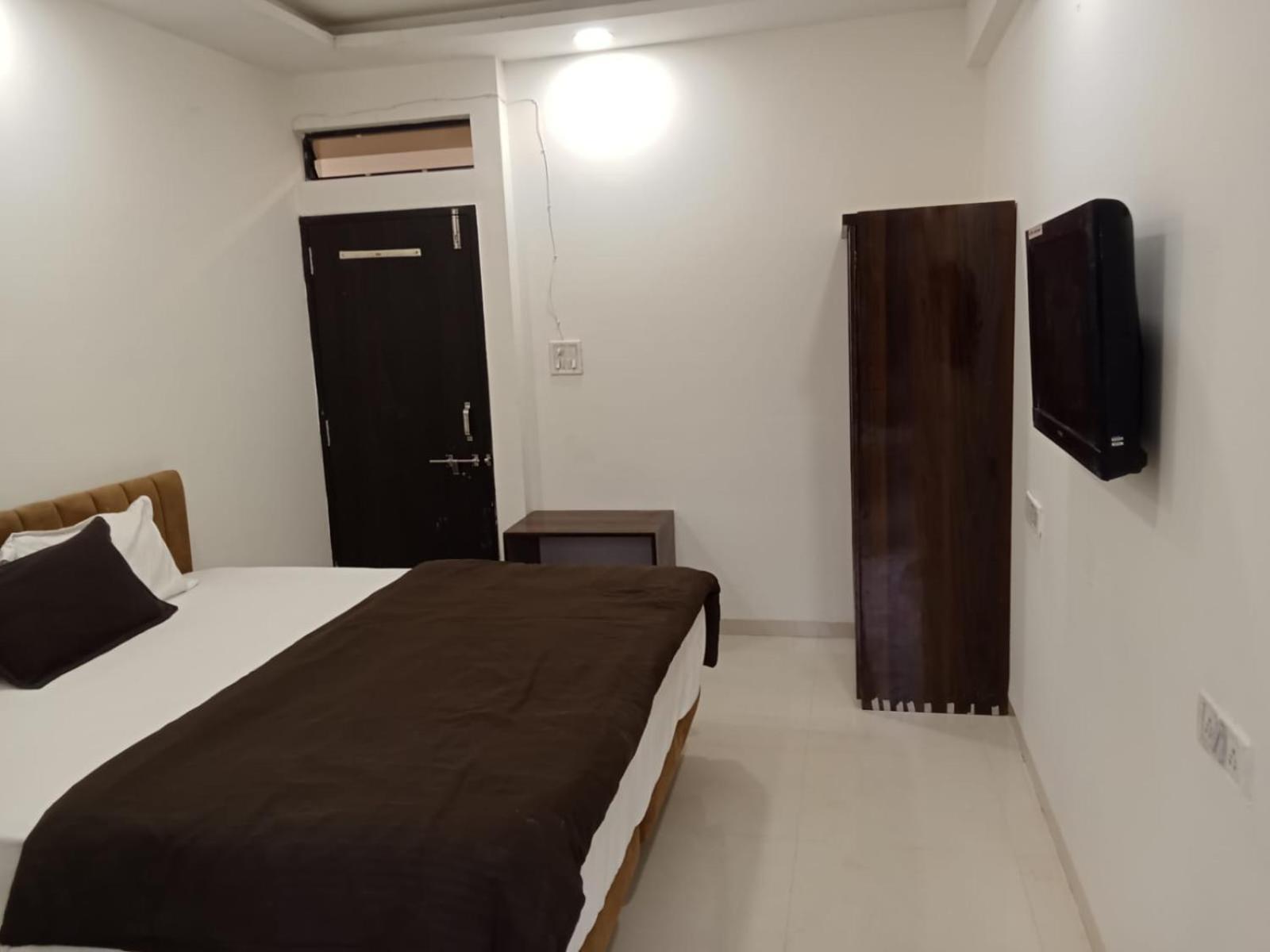 Hotel Kiwi Inn Vijaynagar Scheme 78 Indore Dış mekan fotoğraf