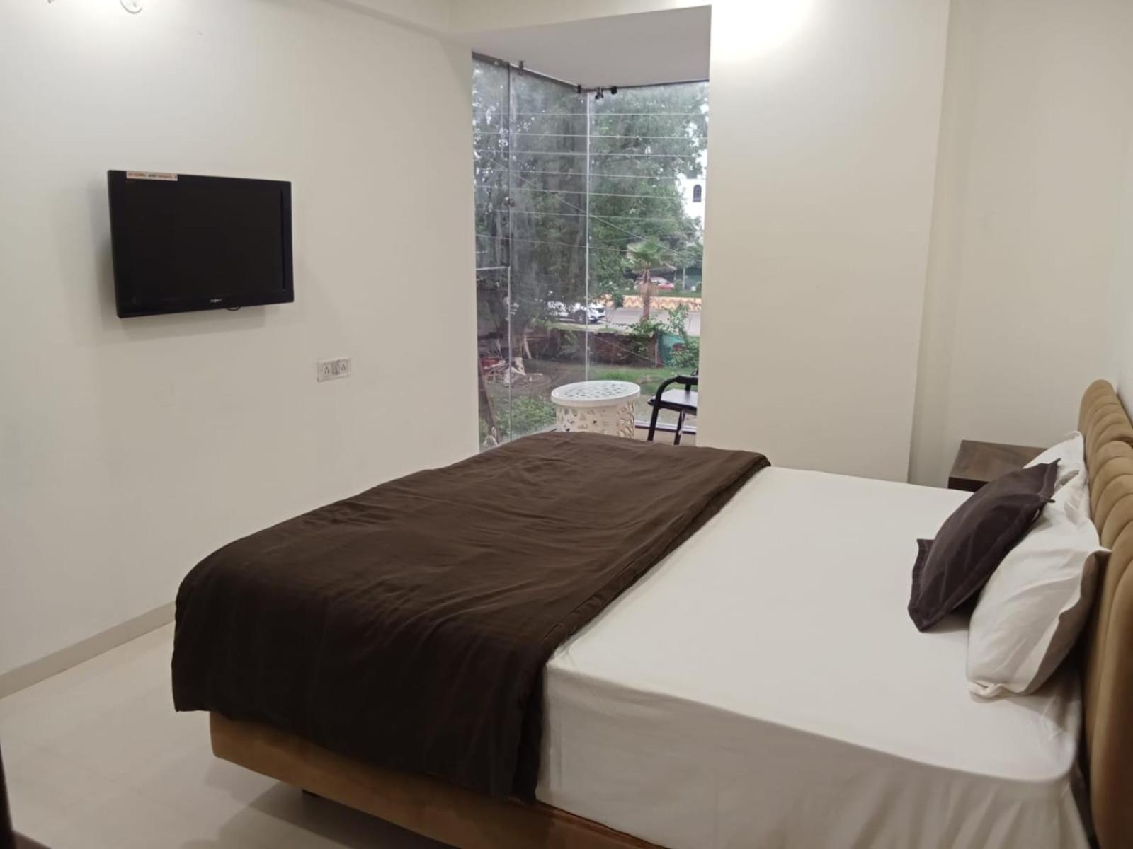Hotel Kiwi Inn Vijaynagar Scheme 78 Indore Dış mekan fotoğraf