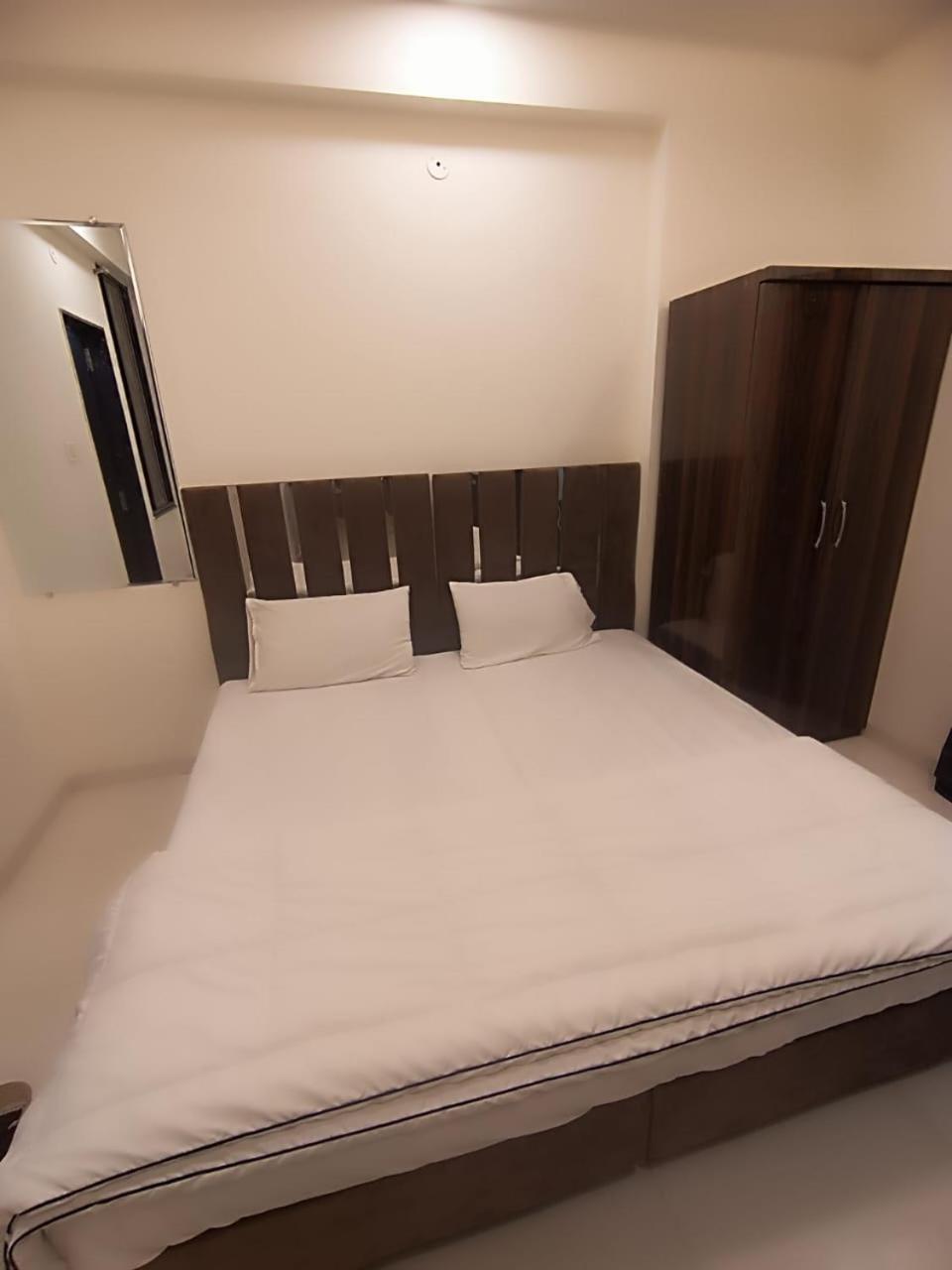 Hotel Kiwi Inn Vijaynagar Scheme 78 Indore Dış mekan fotoğraf