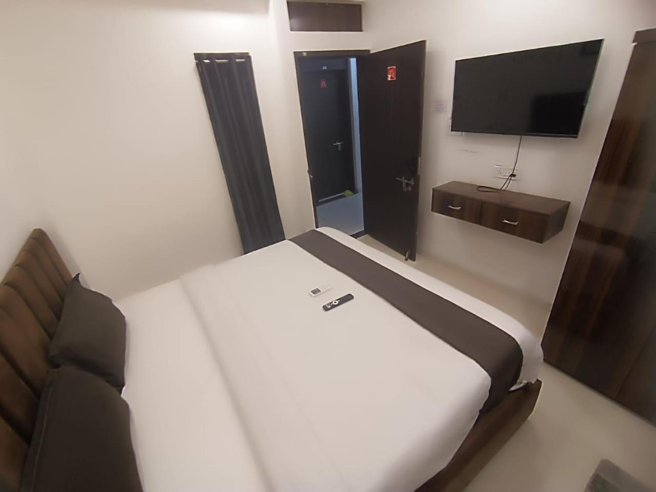 Hotel Kiwi Inn Vijaynagar Scheme 78 Indore Dış mekan fotoğraf