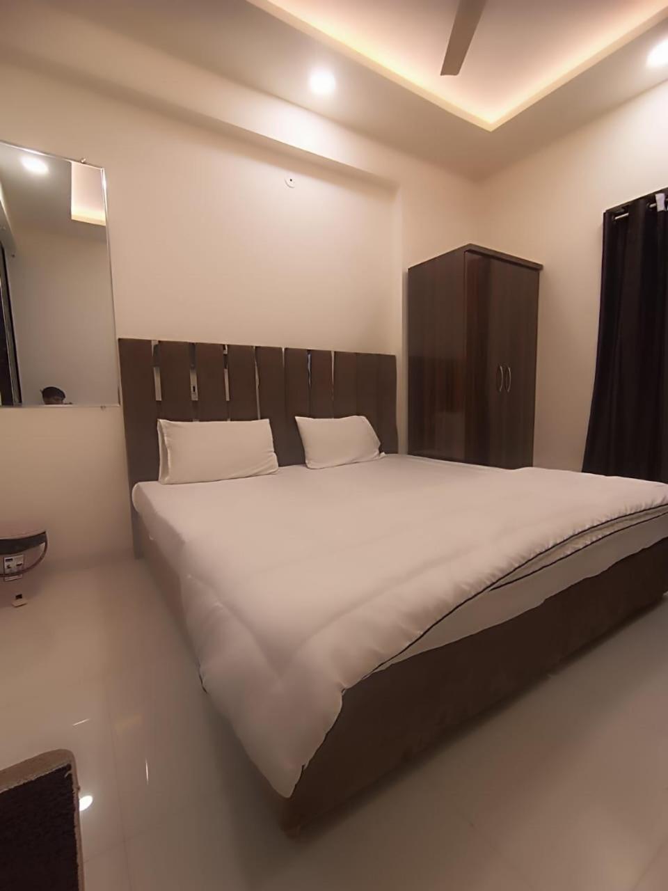 Hotel Kiwi Inn Vijaynagar Scheme 78 Indore Dış mekan fotoğraf
