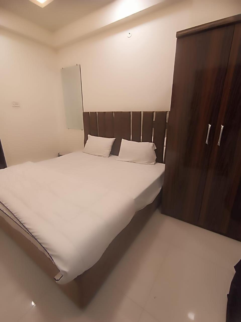 Hotel Kiwi Inn Vijaynagar Scheme 78 Indore Dış mekan fotoğraf