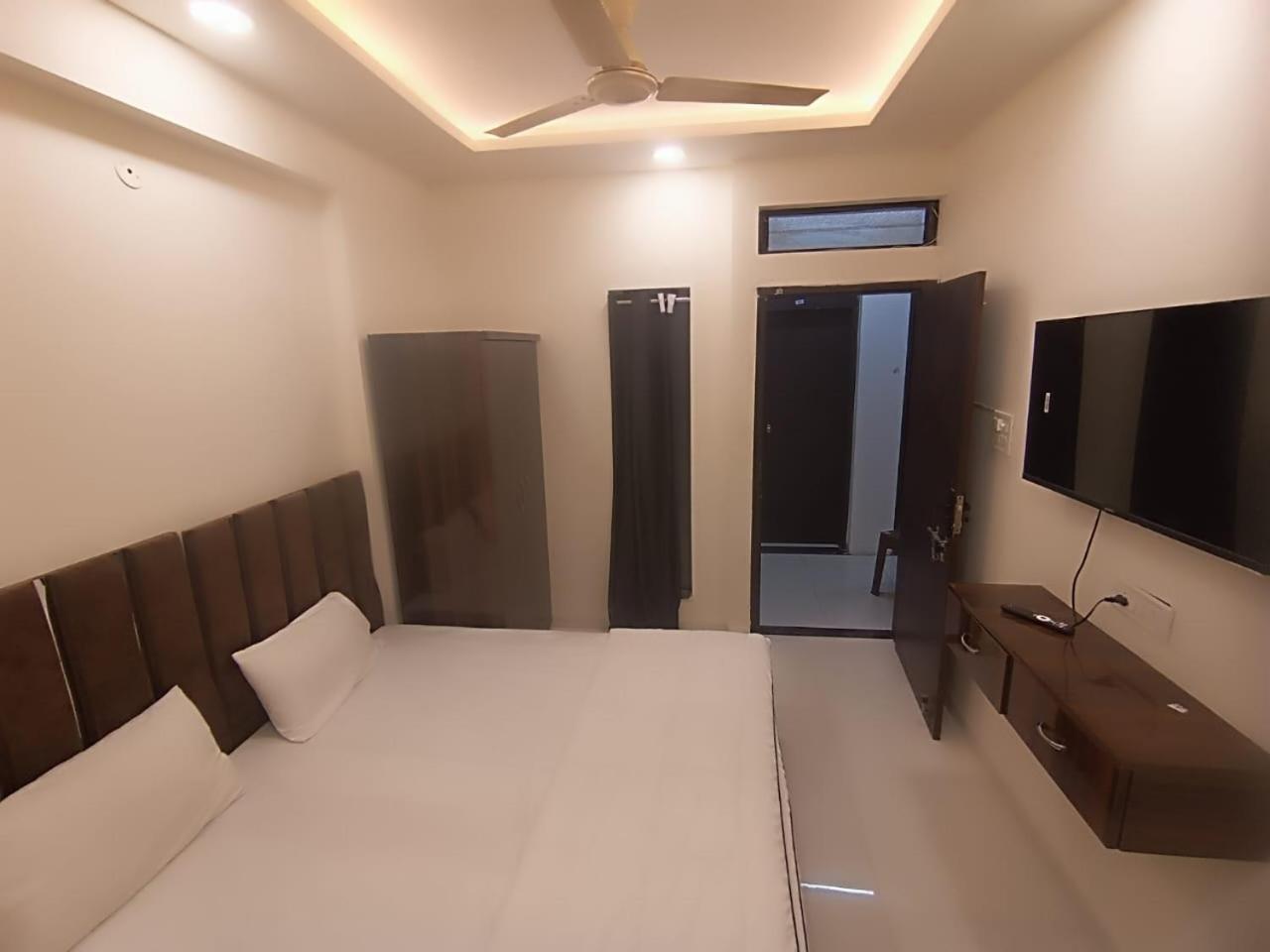 Hotel Kiwi Inn Vijaynagar Scheme 78 Indore Dış mekan fotoğraf