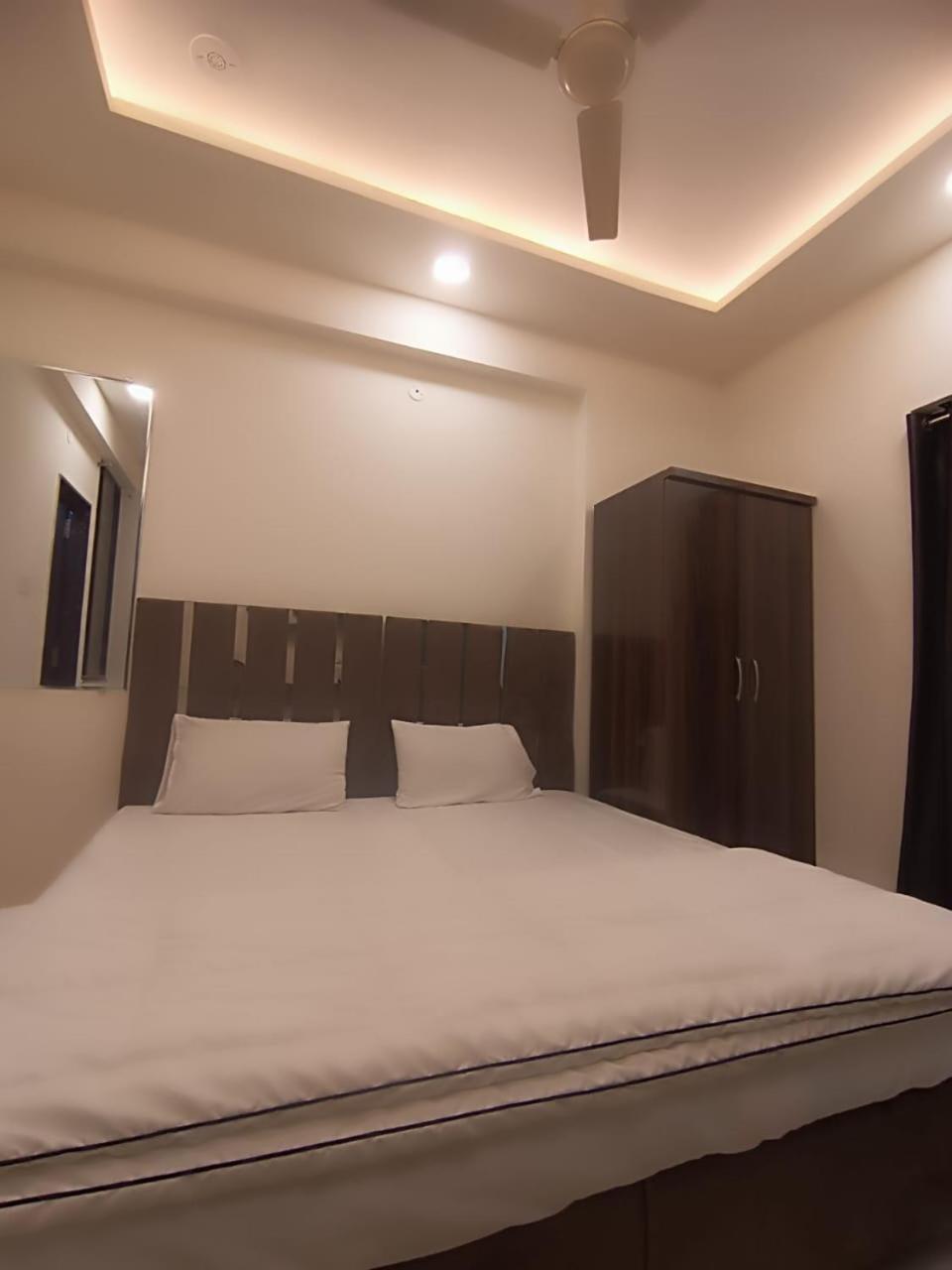 Hotel Kiwi Inn Vijaynagar Scheme 78 Indore Dış mekan fotoğraf