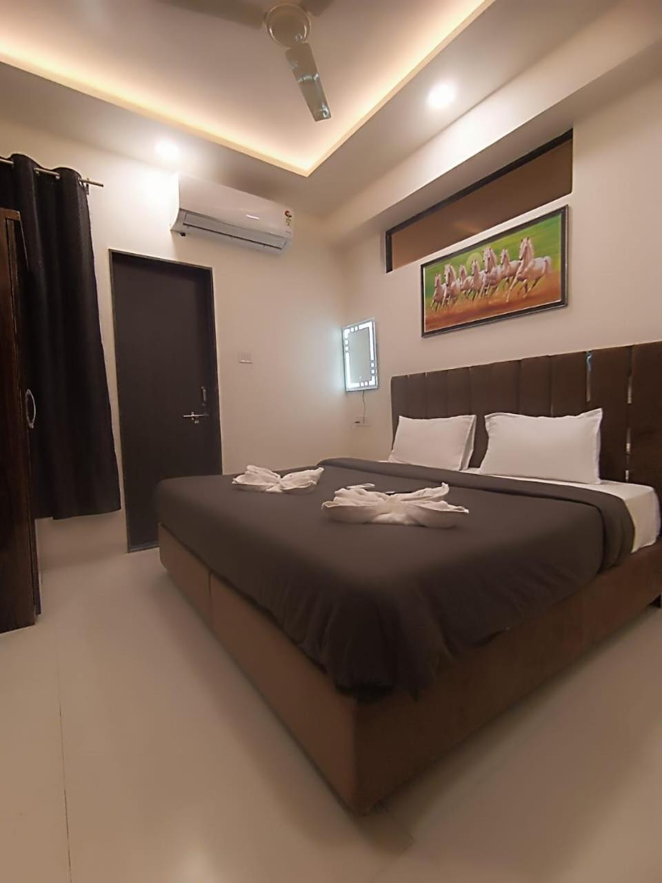 Hotel Kiwi Inn Vijaynagar Scheme 78 Indore Dış mekan fotoğraf