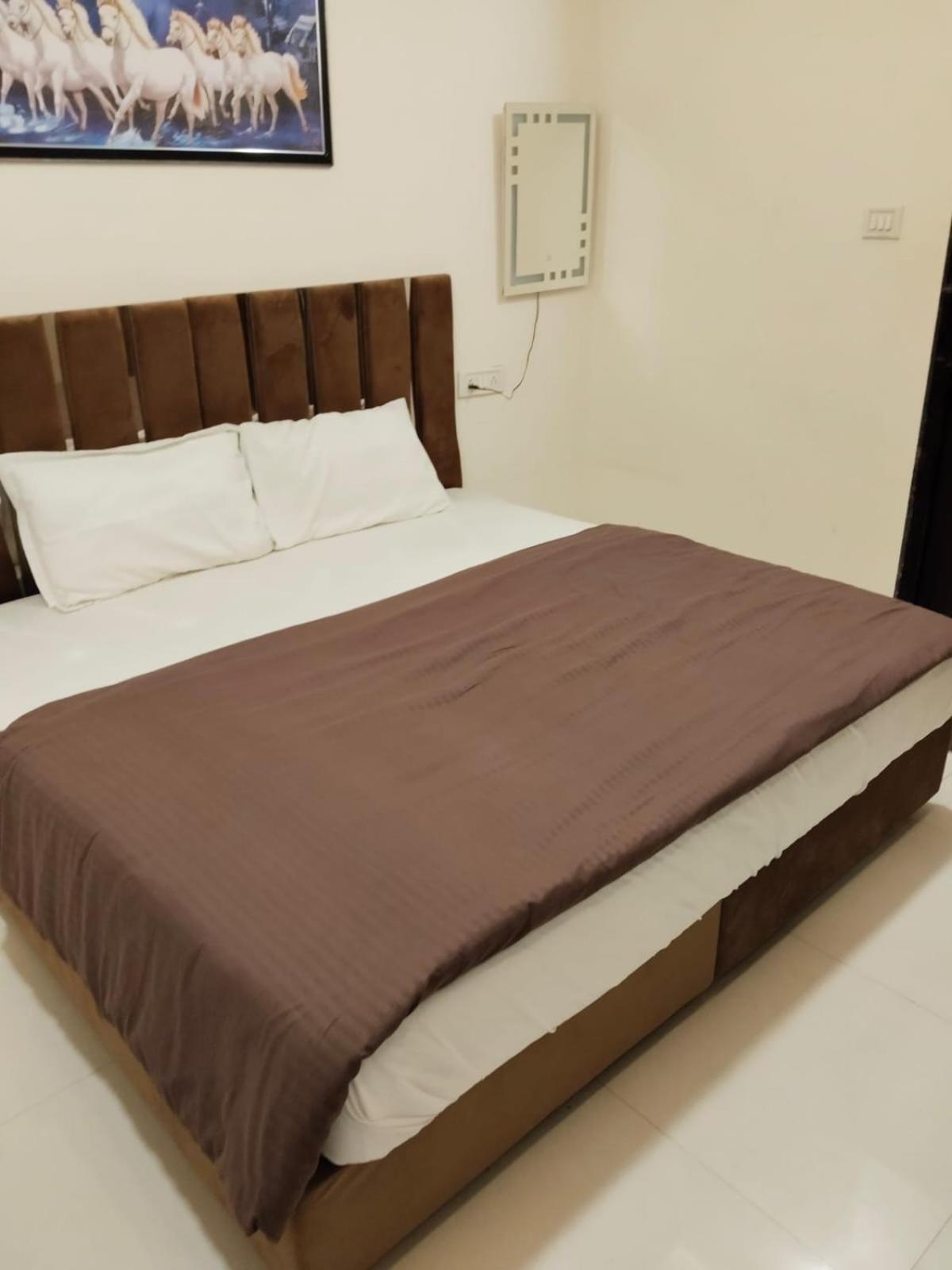 Hotel Kiwi Inn Vijaynagar Scheme 78 Indore Dış mekan fotoğraf